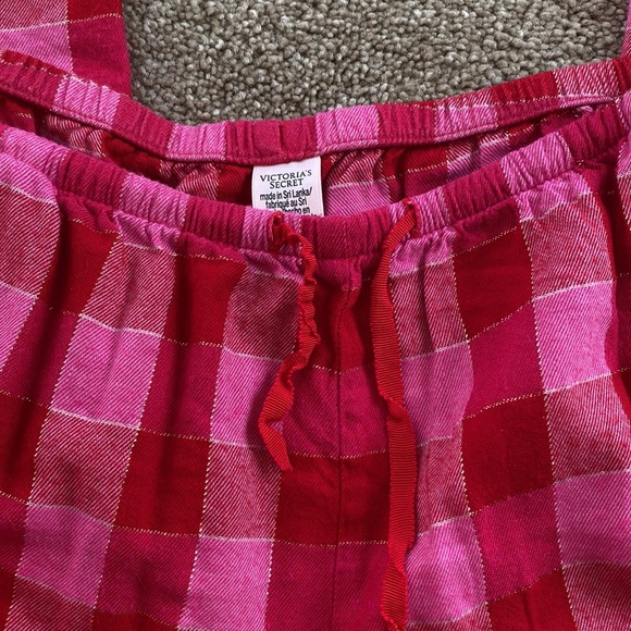 Victoria’s Secret size MEDIUM red pink and gold glitter throughout flannel PJs - Picture 4 of 11